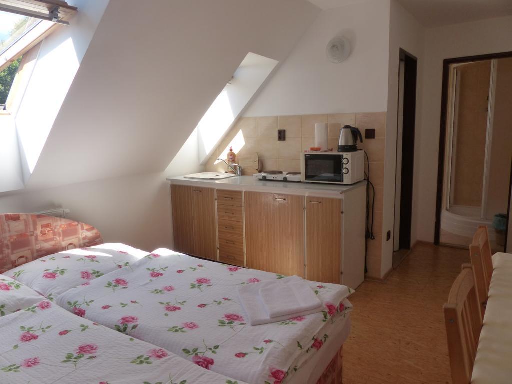 Bizoni Dvur Hotel Retenice Kültér fotó