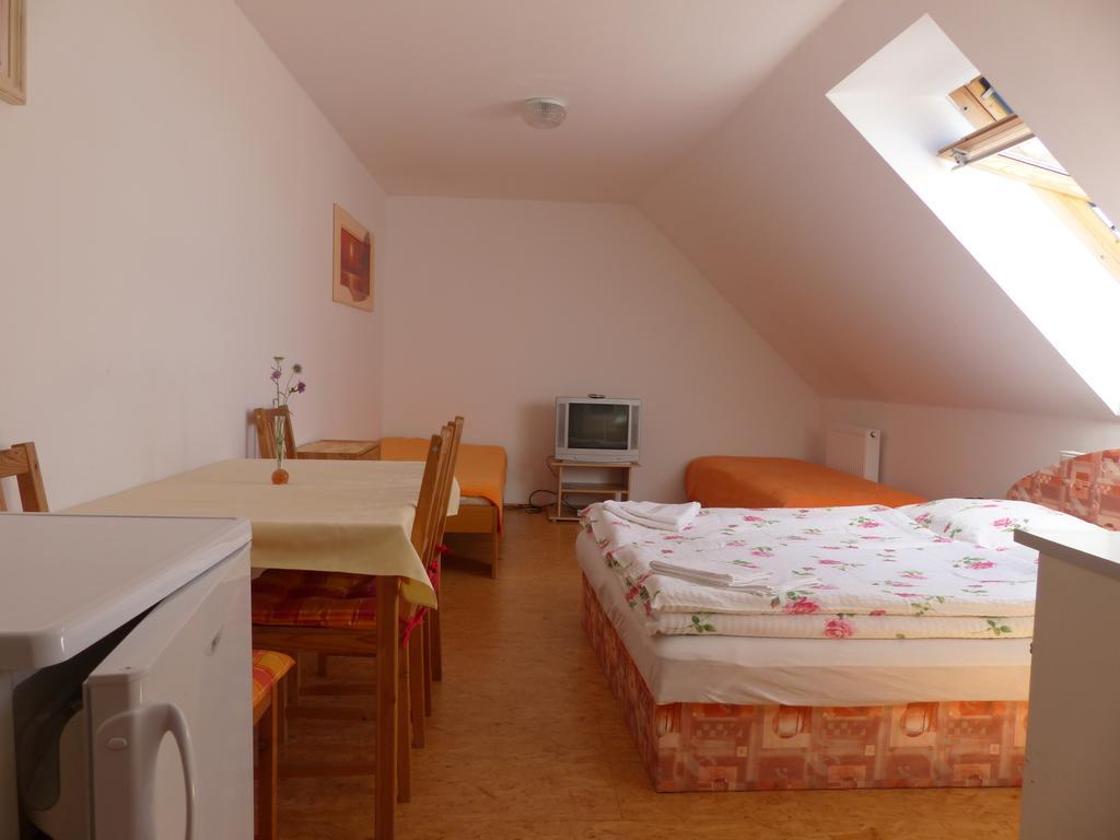 Bizoni Dvur Hotel Retenice Kültér fotó